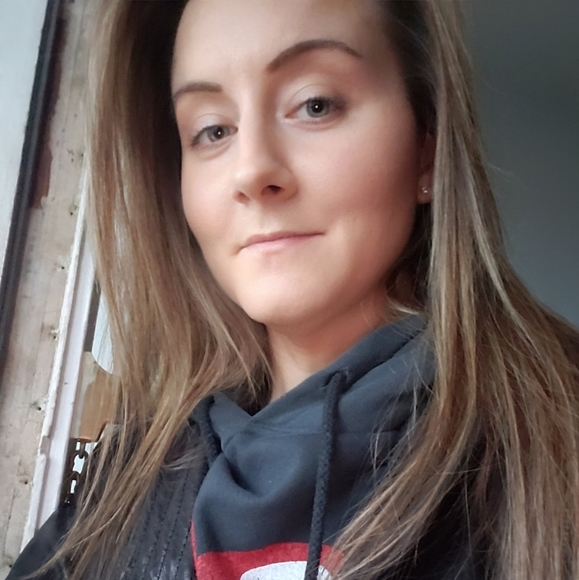 Meet your Posher, Jennifer - Picture 2 of 3